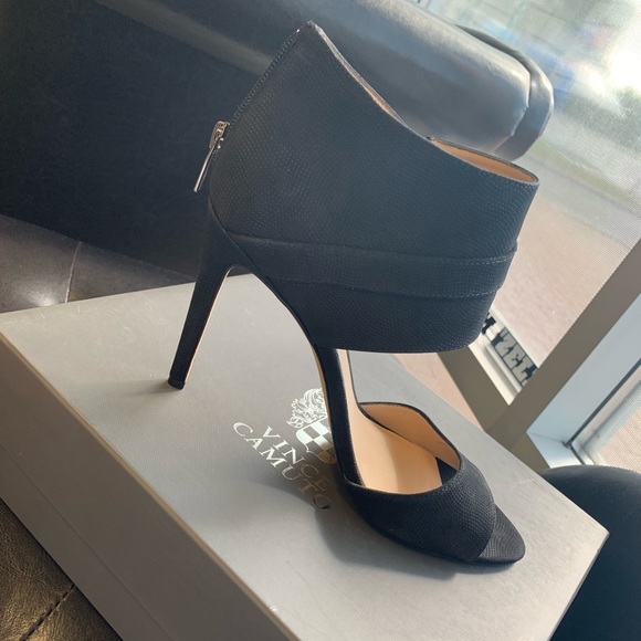 Black leather 4-inch heels with buckle closure - Picture 2 of 5